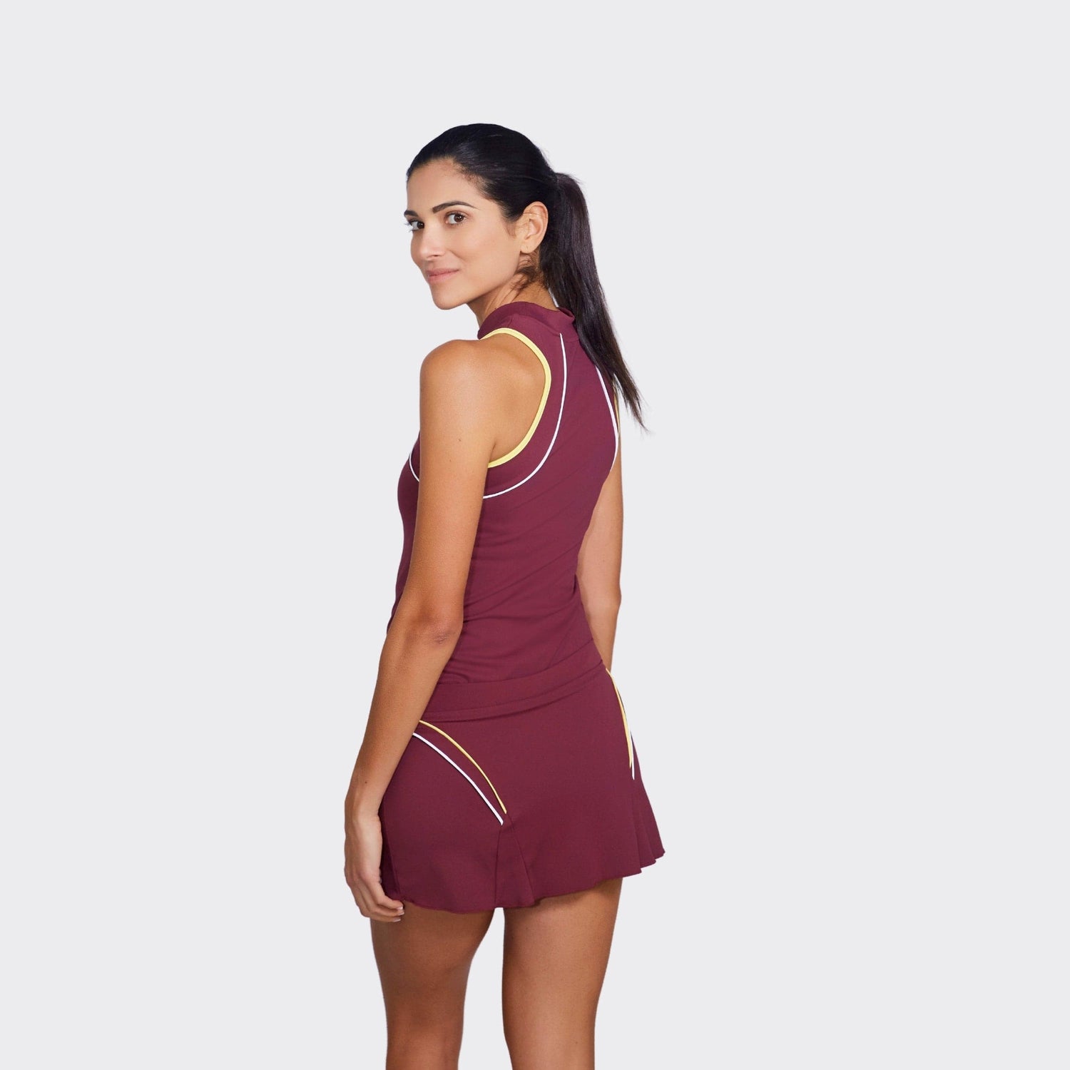 Camiseta Gaia Cherry Lacquer